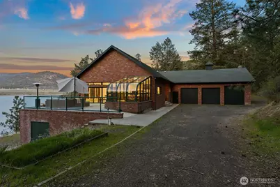 42399 New Whitestone Drive N, Creston, WA 99117 - Photo 1