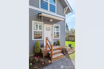 9716 A Dayton Avenue N, Seattle, WA 98103 - Photo 1