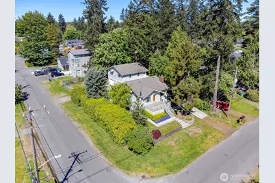 12001 20th Avenue NE, Seattle, WA 98125 - Photo 1