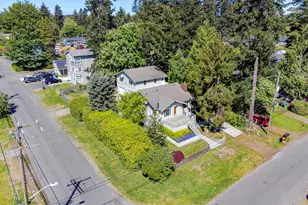 12001 20th Ave NE, Seattle, WA 98125 - Photo 1