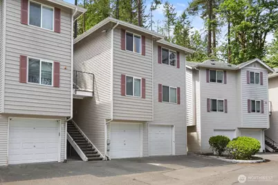 595 Newport Way NW #E4, Issaquah, WA 98027 - Photo 1