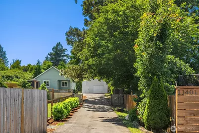 11401 14th Avenue S, Seattle, WA 98168 - Photo 1