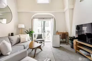 425 Vine St, Seattle, WA 98121 - Photo 1