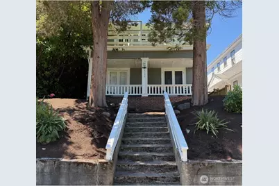 4733 19th Avenue NE, Seattle, WA 98105 - Photo 1