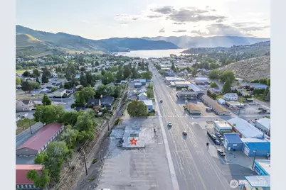 804 E Woodin Avenue, Chelan, WA 98816 - Photo 1