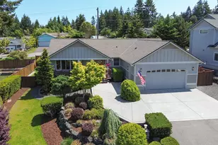 1427 N Aurora Ct, Port Angeles, WA 98363 - Photo 1
