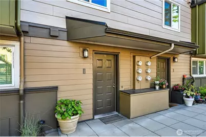 15821 NE Leary Way #C126, Redmond, WA 98052 - Photo 1