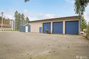 18525 Veterans Memorial Dr E, Bonney Lake, WA 98391 - Photo 1