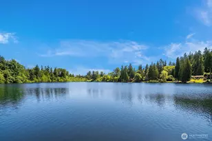 13055 SE 76th St, Newcastle, WA 98056 - Photo 1