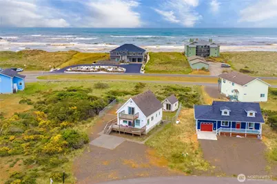 1421 Ocean Crest Avenue SW, Ocean Shores, WA 98569 - Photo 1