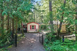 451 N Mount Jupiter Dr, Hoodsport, WA 98548 - Photo 1