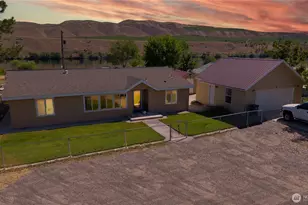 419 Fairview Ave, Bridgeport, WA 98813 - Photo 1