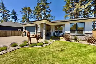 349 Dolphin Ave NE, Ocean Shores, WA 98569 - Photo 1