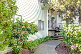 15625 42nd Ave S, Tukwila, WA 98188 - Photo 1