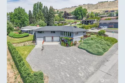 2540 N Astor Avenue, East Wenatchee, WA 98801 - Photo 1