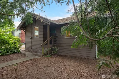 11716 16th Avenue NE, Seattle, WA 98125 - Photo 1