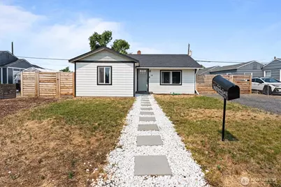 135 F Street SE, Ephrata, WA 98823 - Photo 1