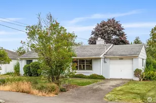 1922 NE 135th St, Seattle, WA 98125 - Photo 1