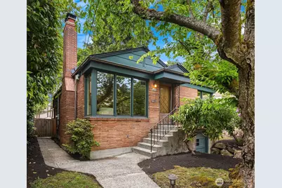 6541 45th Avenue NE, Seattle, WA 98115 - Photo 1