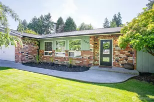 727 Upland Dr, Mount Vernon, WA 98273 - Photo 1