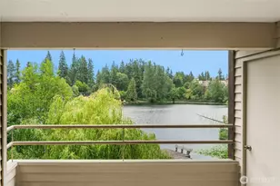 19528 Echo Lake Pl N, Shoreline, WA 98133 - Photo 1