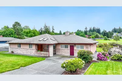 615 Hillcrest Drive, Anacortes, WA 98221 - Photo 1