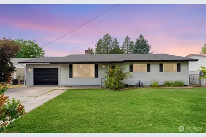 707 Kenwood Street N, Omak, WA 98841 - Photo 1