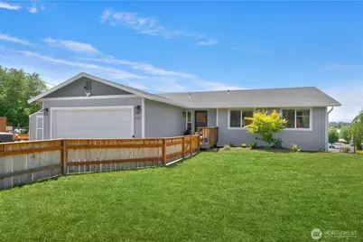 716 Cascadia Park Drive, Yakima, WA 98901 - Photo 1