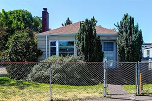 1021 S Bailey St, Seattle, WA 98108 - Photo 1