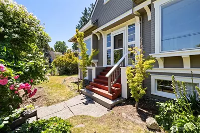 5643 20th Avenue NE, Seattle, WA 98105 - Photo 1