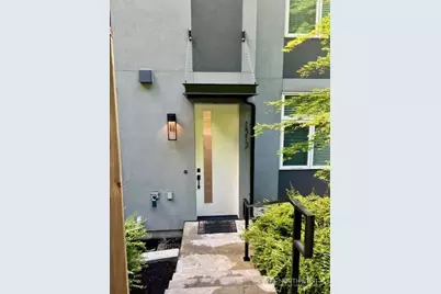 1513 Lakeview Boulevard E, Seattle, WA 98102 - Photo 1