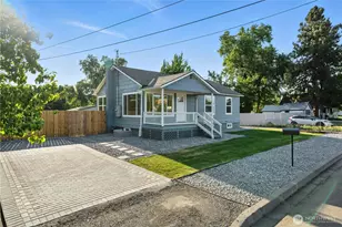 222 SW Davis Ave, College Place, WA 99324 - Photo 1