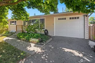 16204 Corliss Pl N, Shoreline, WA 98133 - Photo 1