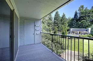 4641 W Lake Sammamish Pkwy SE, Issaquah, WA 98027 - Photo 1