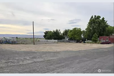 3940 Harrah Road, Harrah, WA 98933 - Photo 1