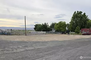 3940 Harrah Rd, Harrah, WA 98933 - Photo 1