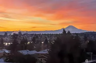 722 N 85th St, Seattle, WA 98103 - Photo 1