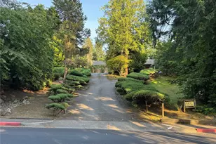 8855 Points Dr NE, Clyde Hill, WA 98004 - Photo 1