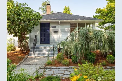 8027 40th Avenue NE, Seattle, WA 98115 - Photo 1
