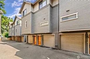 1019 NE 125th St, Seattle, WA 98125 - Photo 1