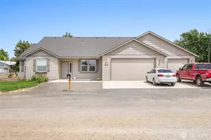 316 S Walnut Ave, Warden, WA 98857 - Photo 1