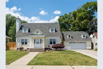 18 S Garfield Avenue, Wenatchee, WA 98801 - Photo 1