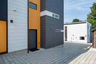 5429 B 25th Ave SW, Seattle, WA 98106 - Photo 1