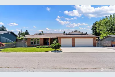 1220 2nd Street SE, East Wenatchee, WA 98802 - Photo 1