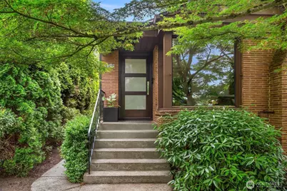 6512 44th Avenue NE, Seattle, WA 98115 - Photo 1