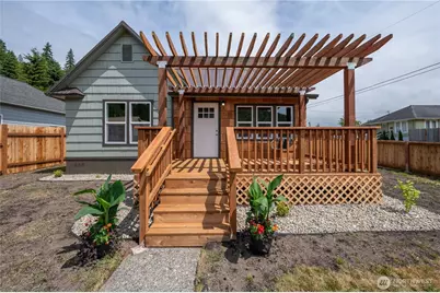 1203 Larch Street, Raymond, WA 98577 - Photo 1