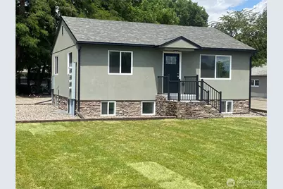 604 SW 4th Street, College Place, WA 99324 - Photo 1