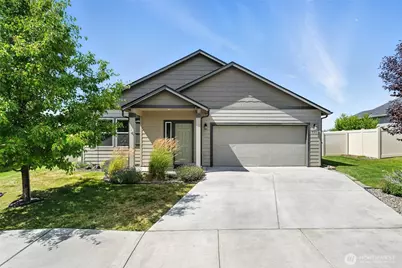 532 SW Alicia Loop, College Place, WA 99324 - Photo 1