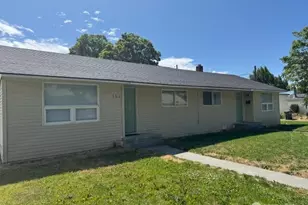 506 SW D St, Ephrata, WA 98823 - Photo 1