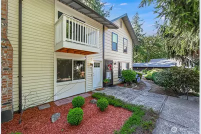 1717 150th Avenue SE #18, Bellevue, WA 98007 - Photo 1